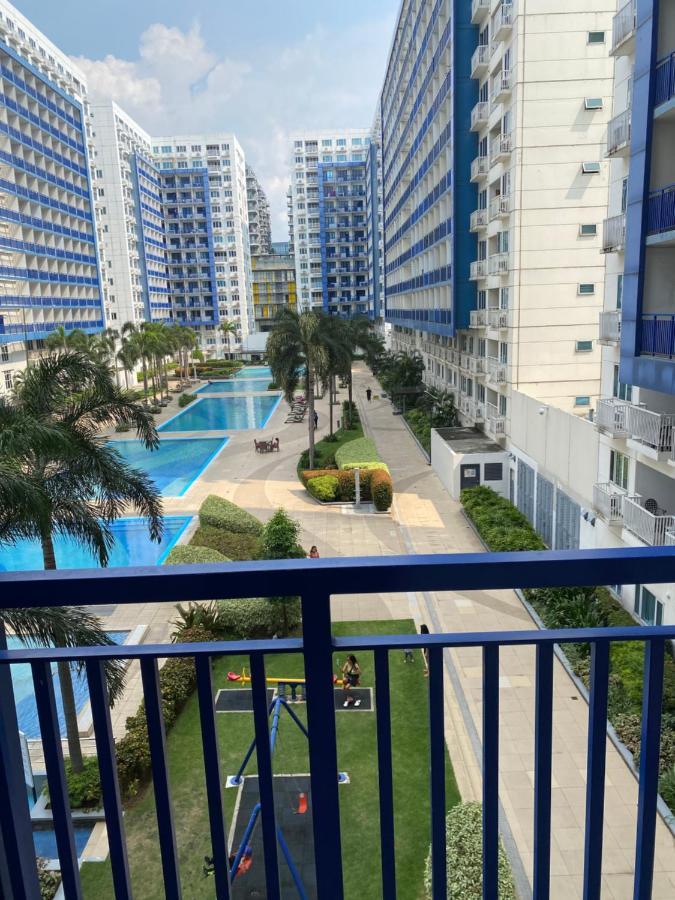 Madison'S Place At Sea Moa Manila Exterior photo